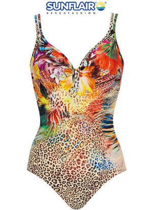 Maillot de bain une pièce SUNFLAIR – Imprimé animalier exotique à décolleté acrémenté de bijoux Sunflair